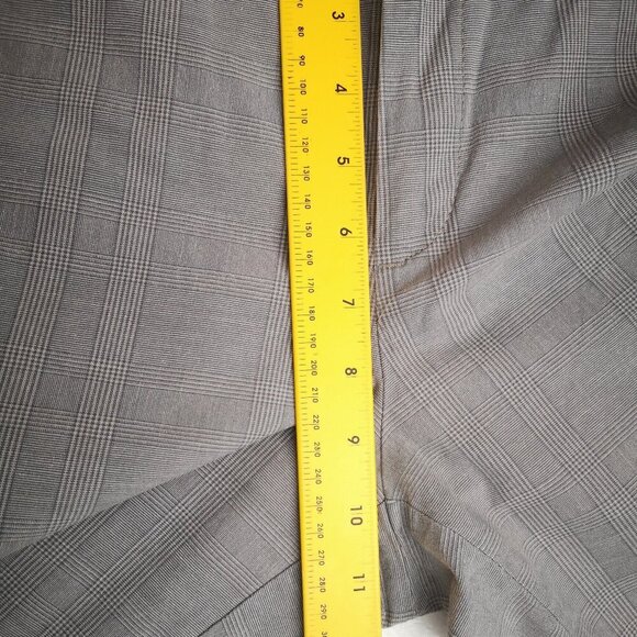 Dockers Ladies Size 12 Grey Plaid Wide Straight Legs Capri Pants - Picture 14 of 15